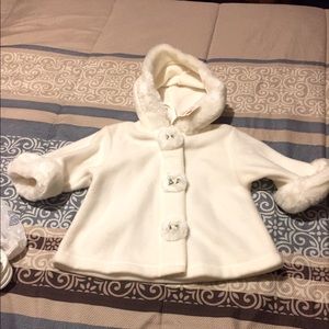 BabyGirl CCBABYwhite very soft coat size 6/9 month
